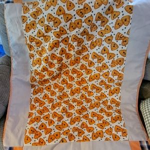 Beautiful Beehive Baby or Couch Quilt